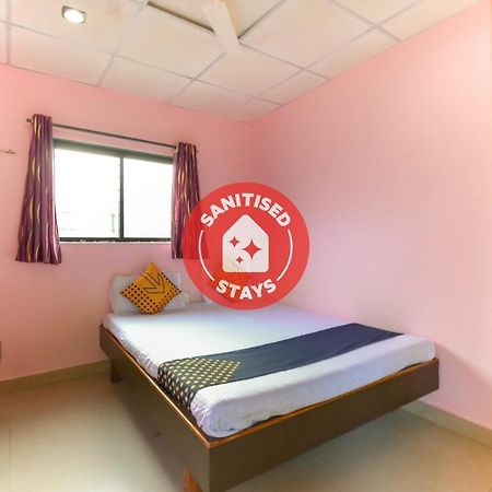 Spot On 65135 Hotel Suvarna Samrat Lodge Khamshet Exteriér fotografie