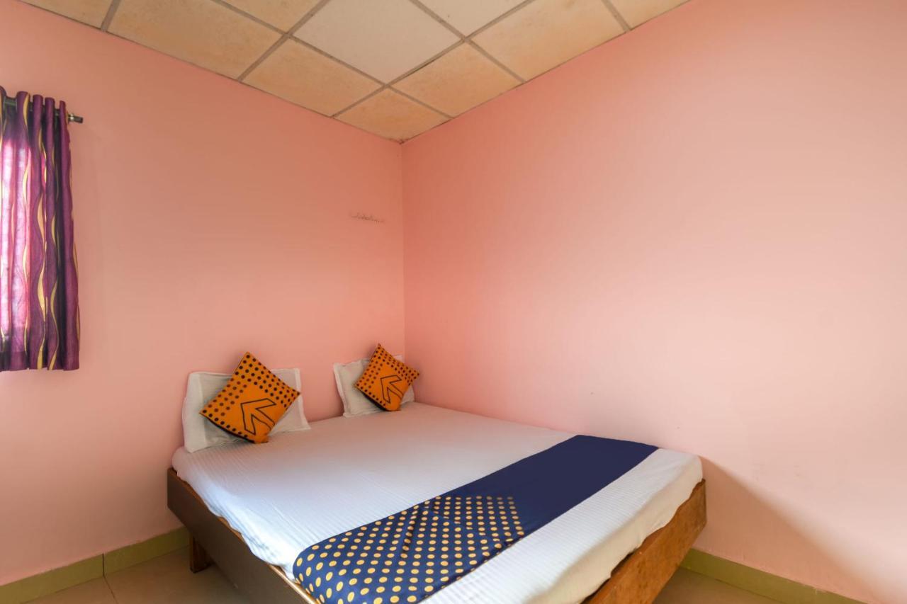 Spot On 65135 Hotel Suvarna Samrat Lodge Khamshet Exteriér fotografie