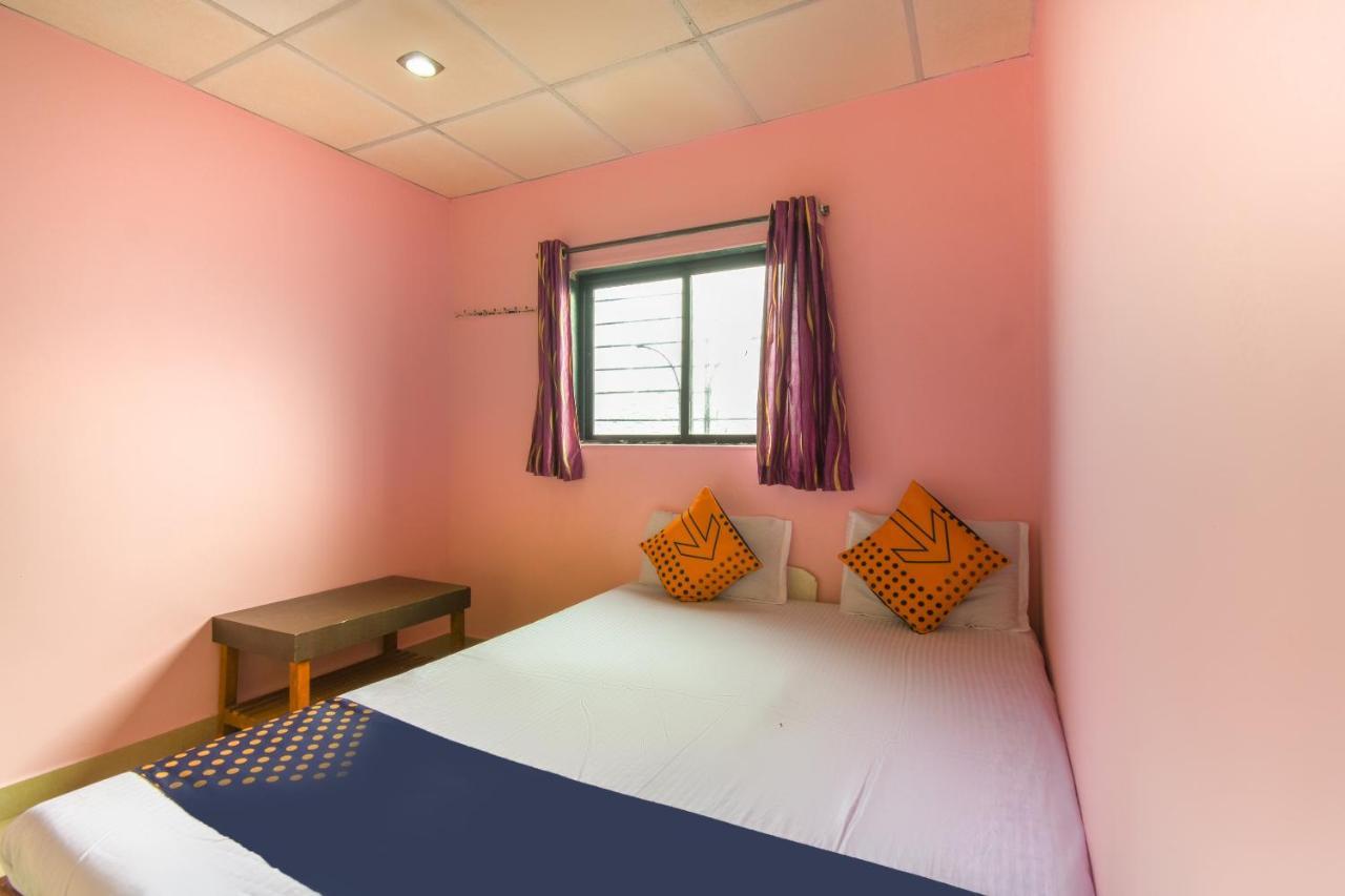Spot On 65135 Hotel Suvarna Samrat Lodge Khamshet Exteriér fotografie